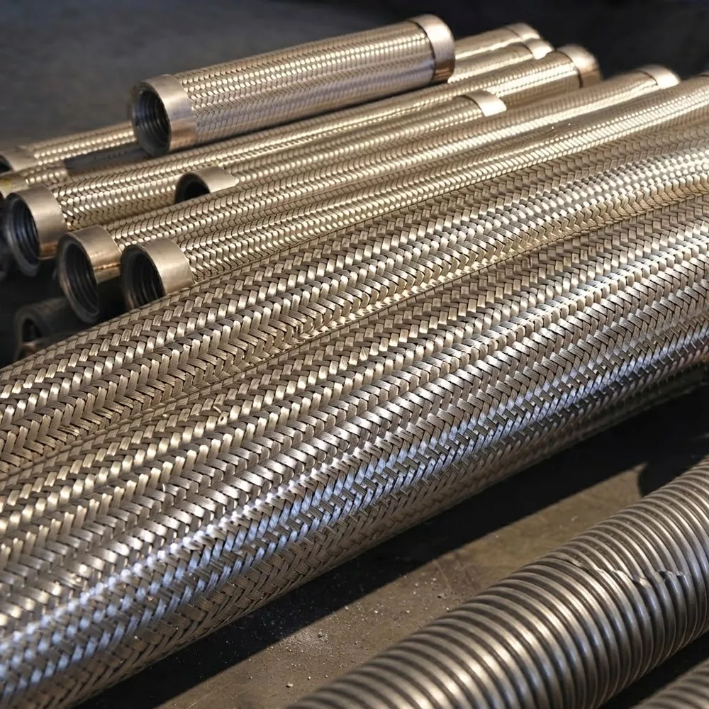 Tugevdatud PTFE komposiittoru